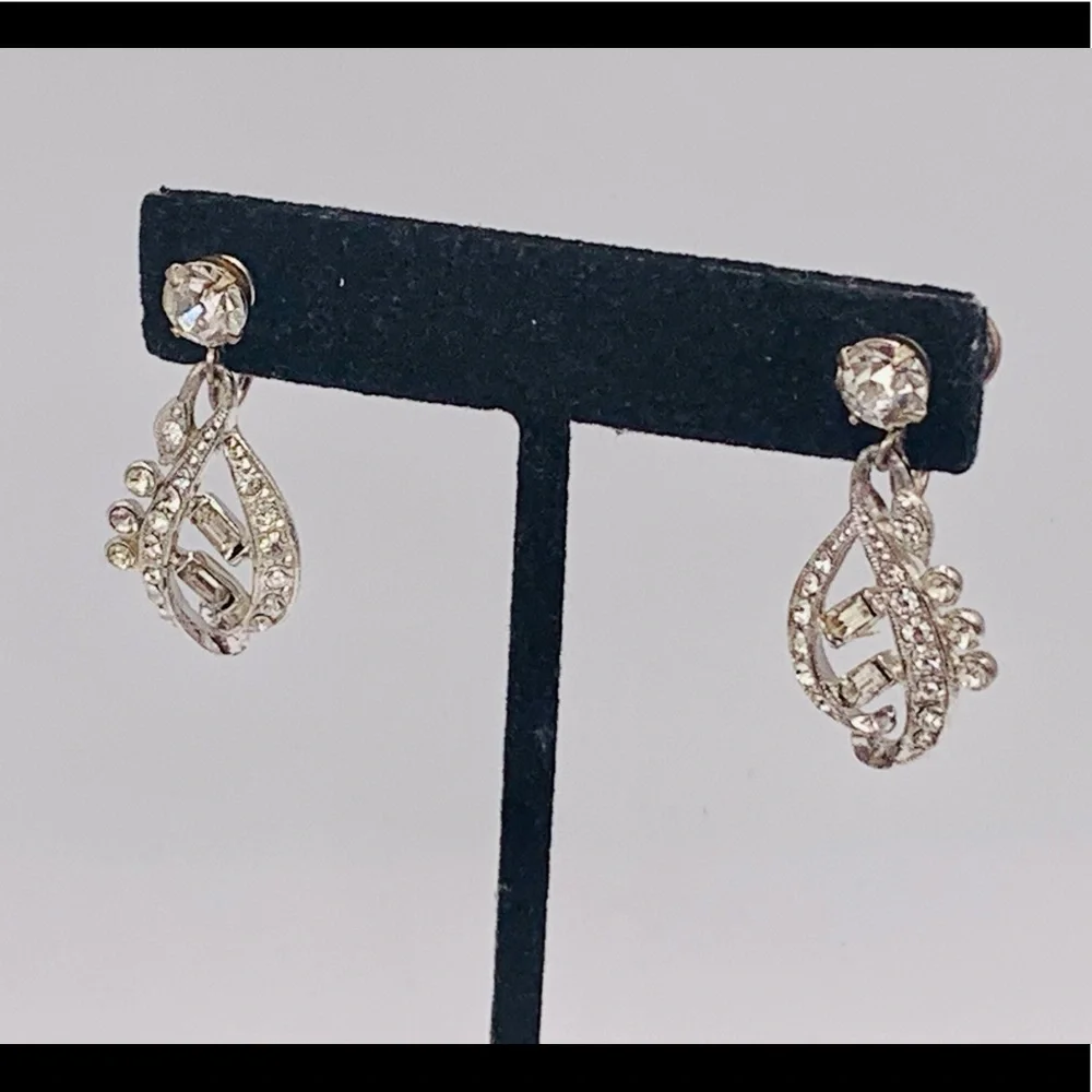 Vintage rhinestone dangles clip on earrings costume jewelry screw back silver